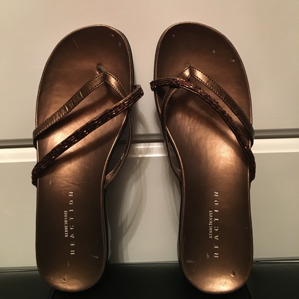 Kenneth Cole Reaction Flip Flops