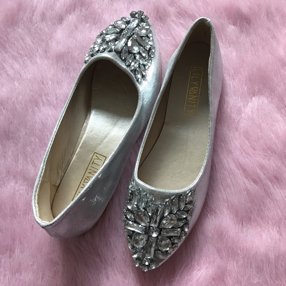 🆕 Lily Vanity Rhinestone Embellished Flats - Picture 3 of 3