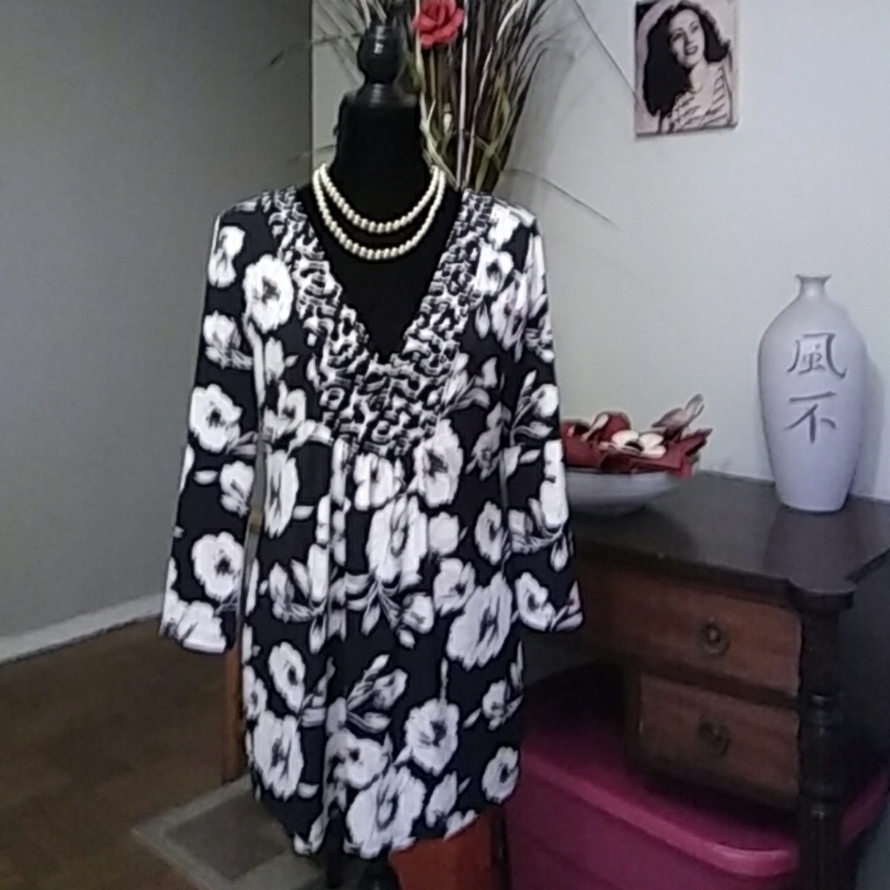 Beautiful 3 quater sleeve blouse