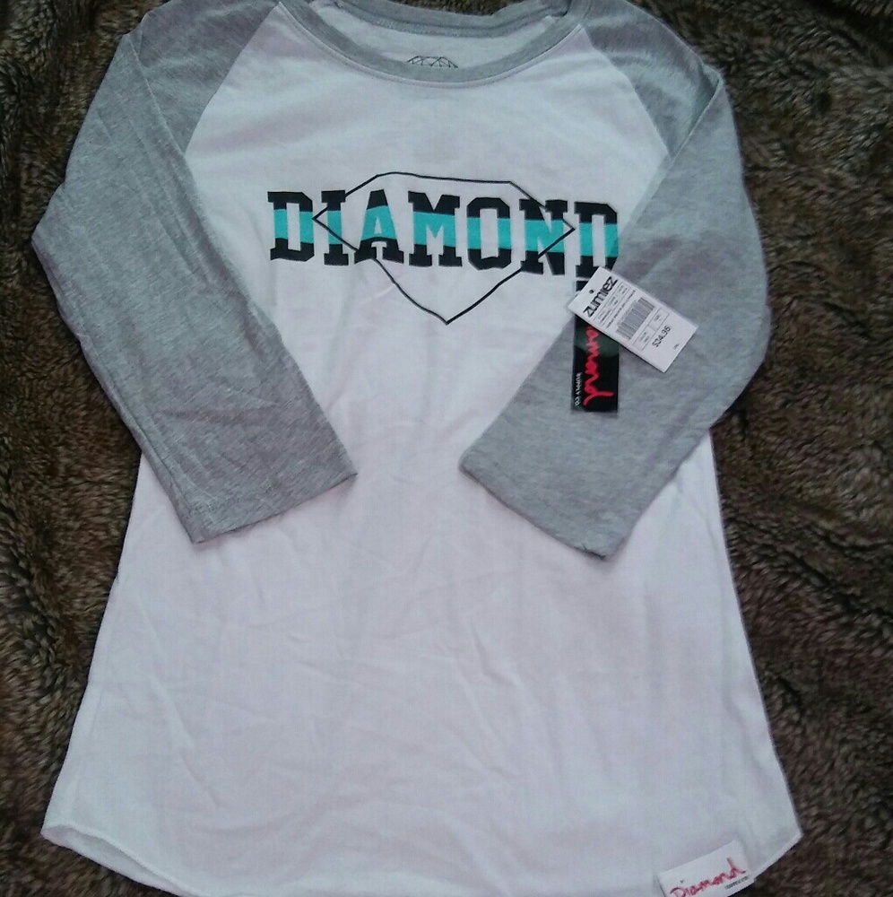 NWT Diamond Raglan Shirt