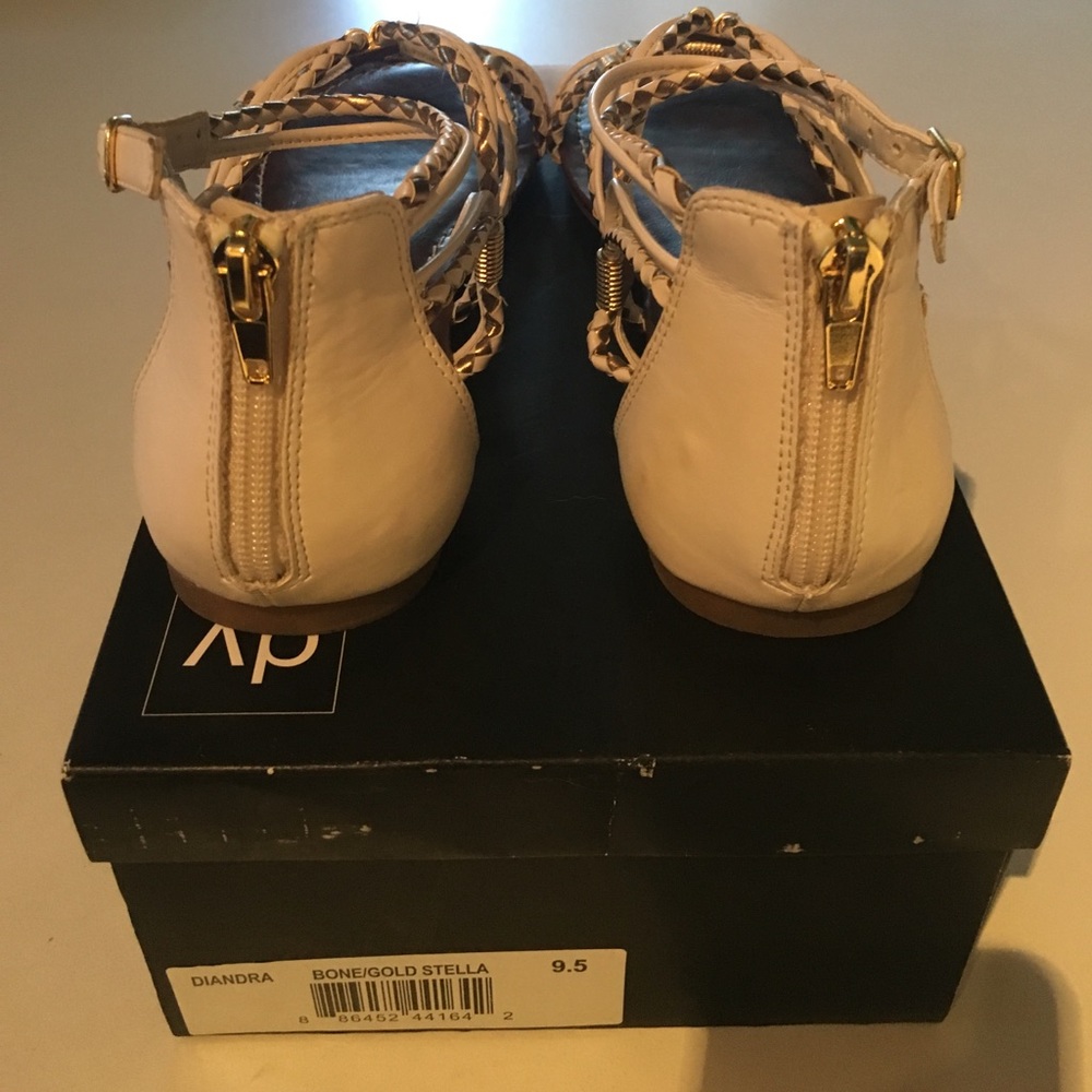 DV Dolce Vita Sandals - Picture 2 of 4