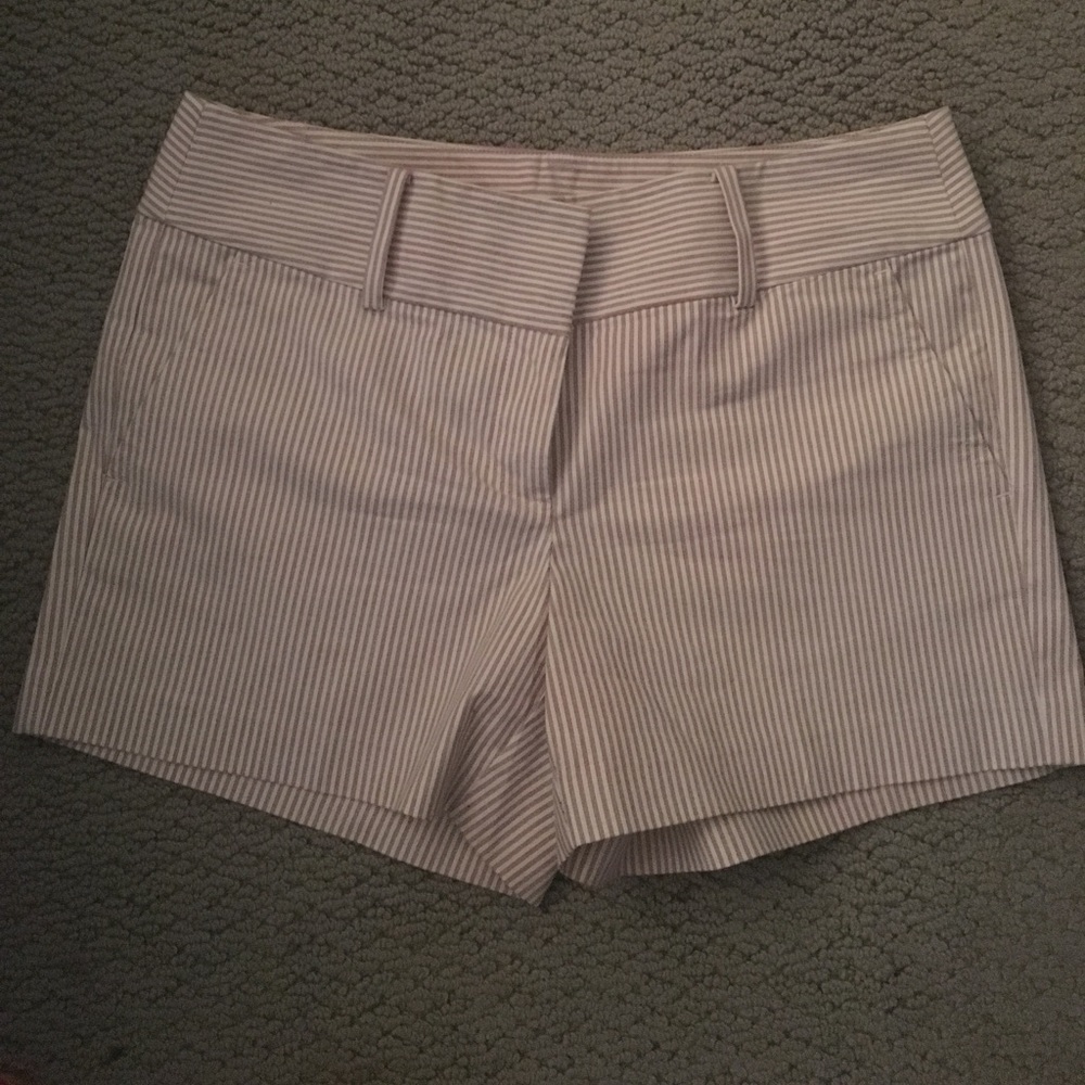 Ann Taylor shorts size 8