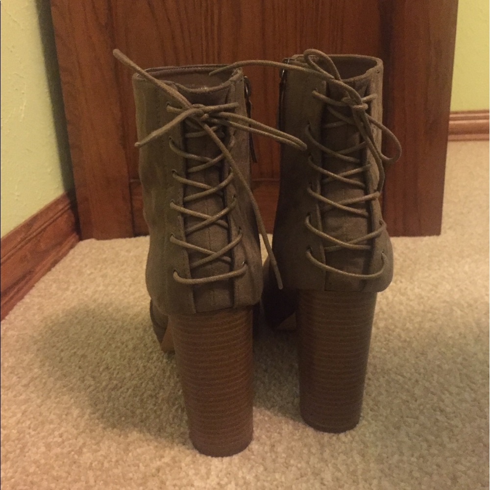 Light tan laced heels