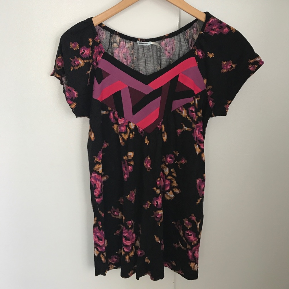 Kimchi Blue tee from Urban outfitters - Picture 1 of 3