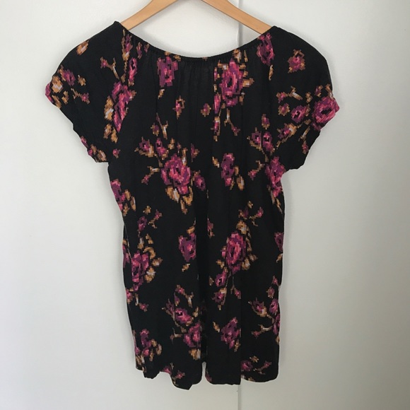 Kimchi Blue tee from Urban outfitters - Picture 2 of 3