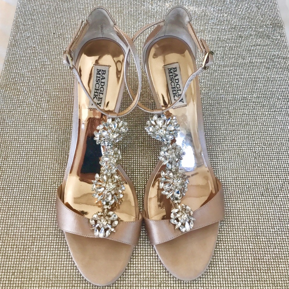 BADGLEY MISCHKA Wedding Wedges w/ stones Size 9