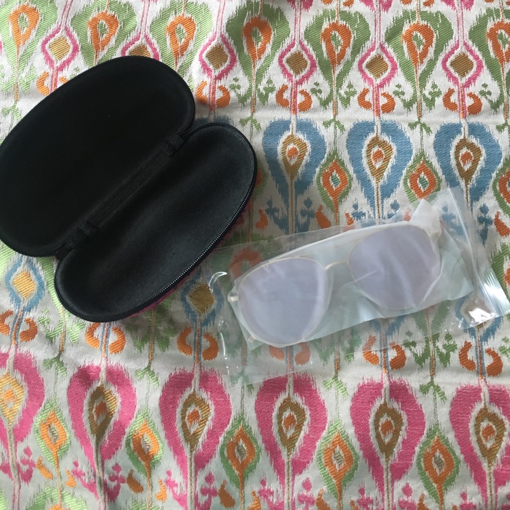 Pink tinted sunglasses - Picture 2 of 2