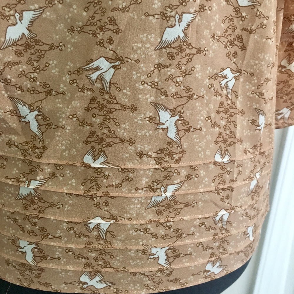 Urban Outfitters Crane Pattern Top Sz Small - Picture 3 of 6