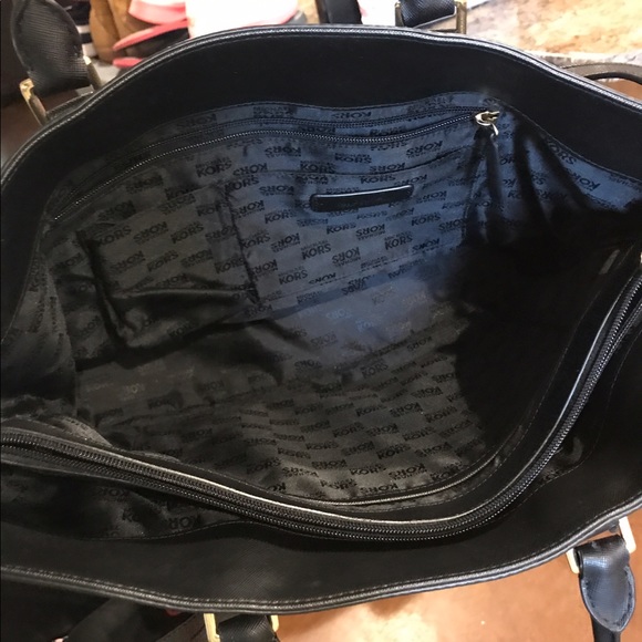 Authentic Michael Kors Handbag - Picture 3 of 3