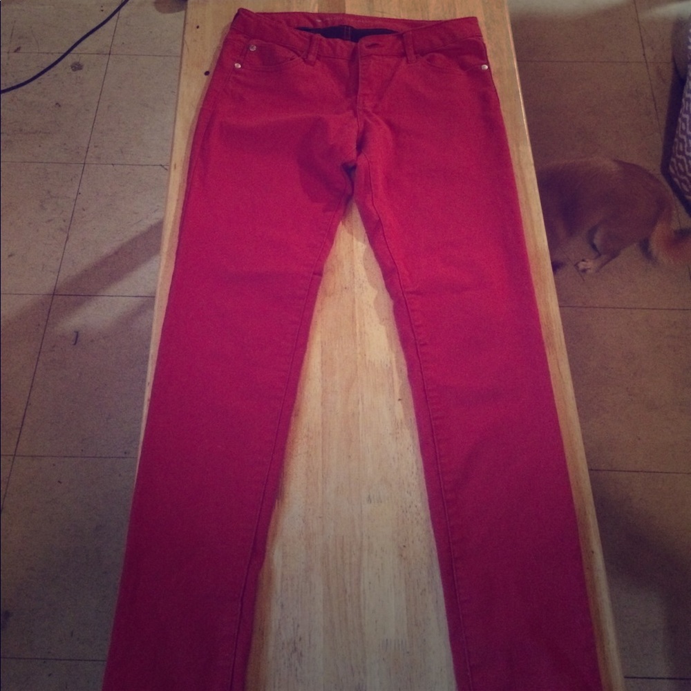 Hot red pants!