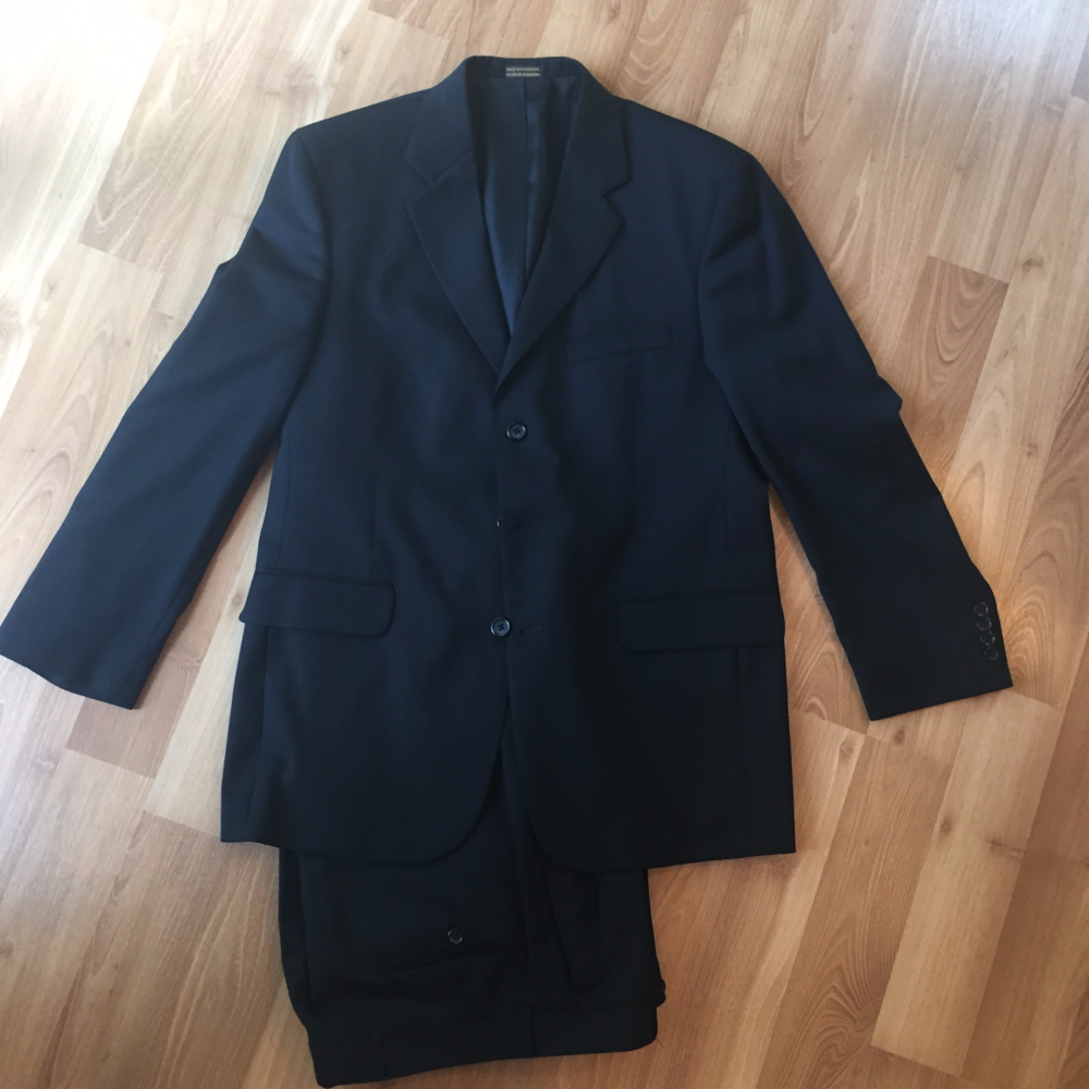 MEN'S Stafford Black Suit
