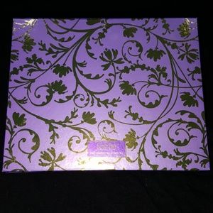 Taste Amazonioan Clay Eyeshadow Palette