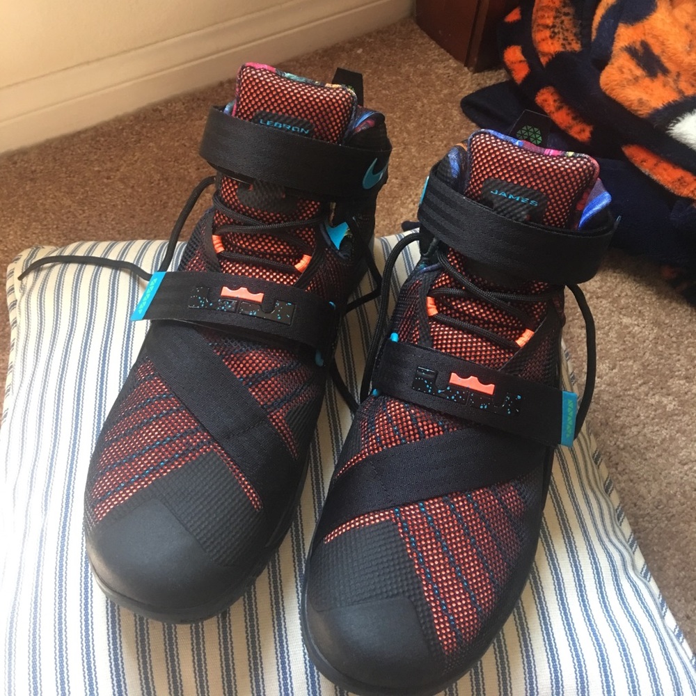 Lebron James basketball shoes