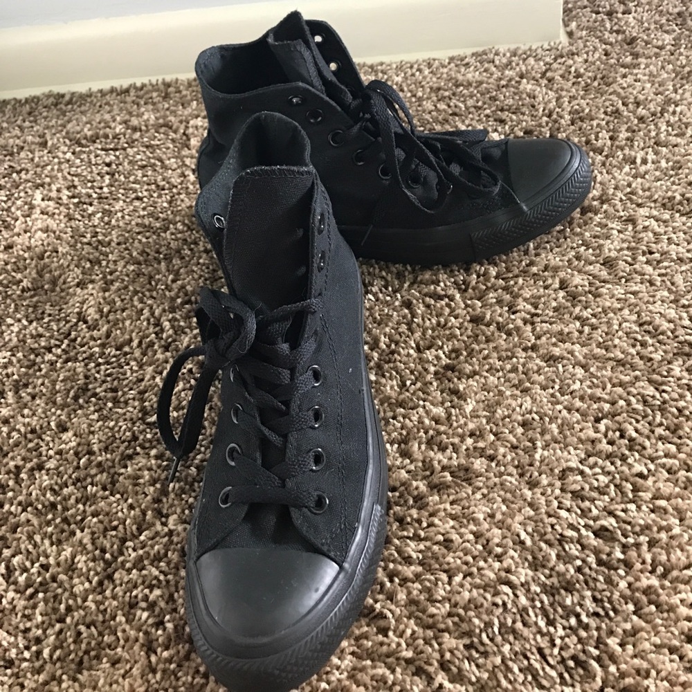 Women's 9s new all black Converse high tops