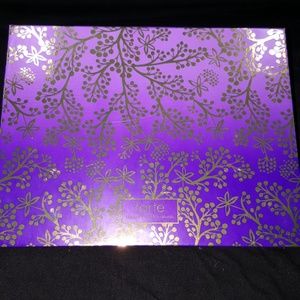 Taste Amazonioan Clay Eyeshadow Palette