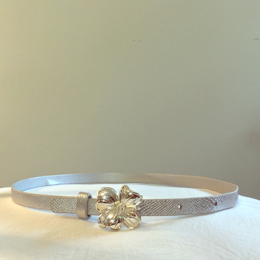 Lilly Pullitzer silver belt XS/S