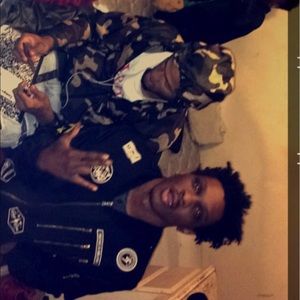 Meet your Posher, Askew