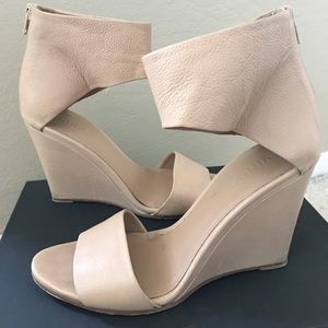 Vince Kelan wedges in Nude