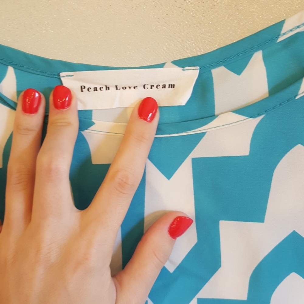 Tulip Top. Cute Pattern - Picture 2 of 4