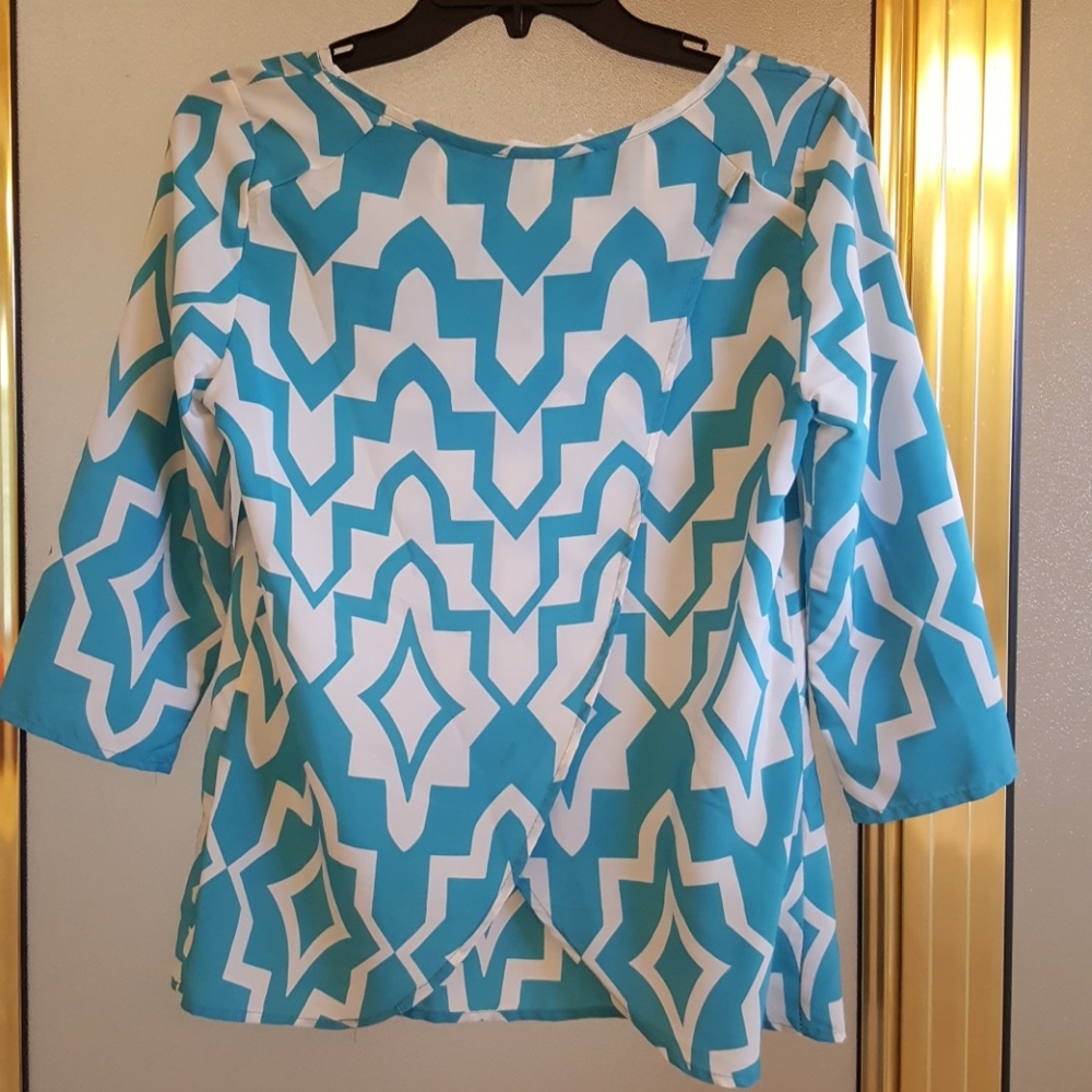 Tulip Top. Cute Pattern - Picture 3 of 4
