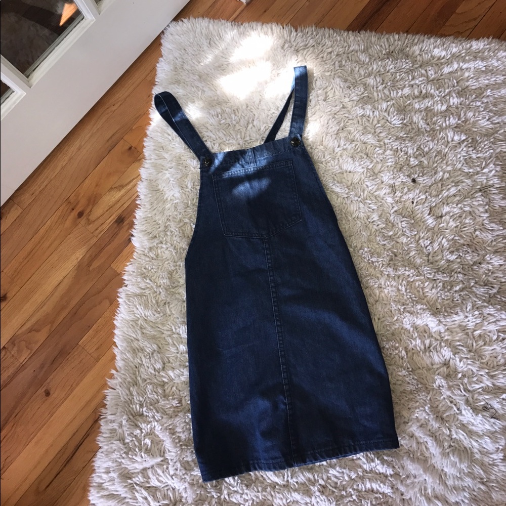 Overalls dress ✨