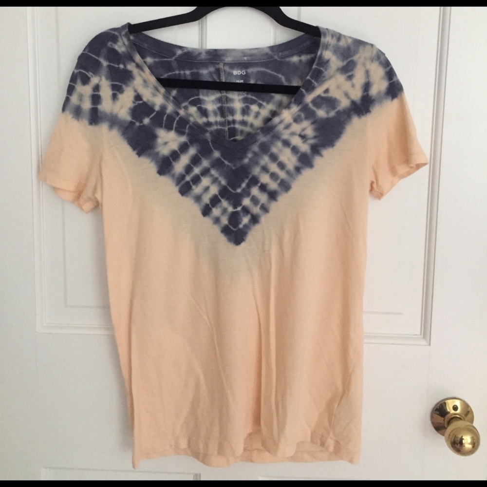 bdg tie dye v neck