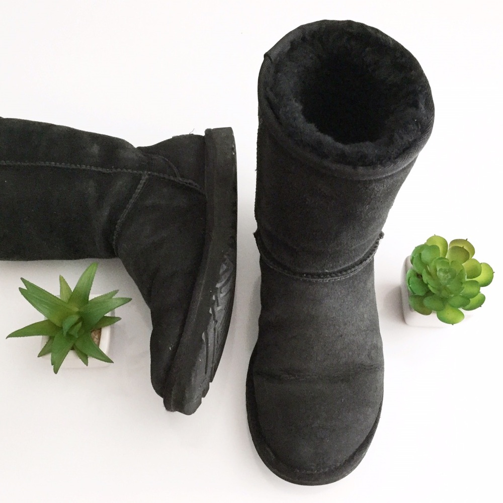 UGG (womens) Classic Short boot