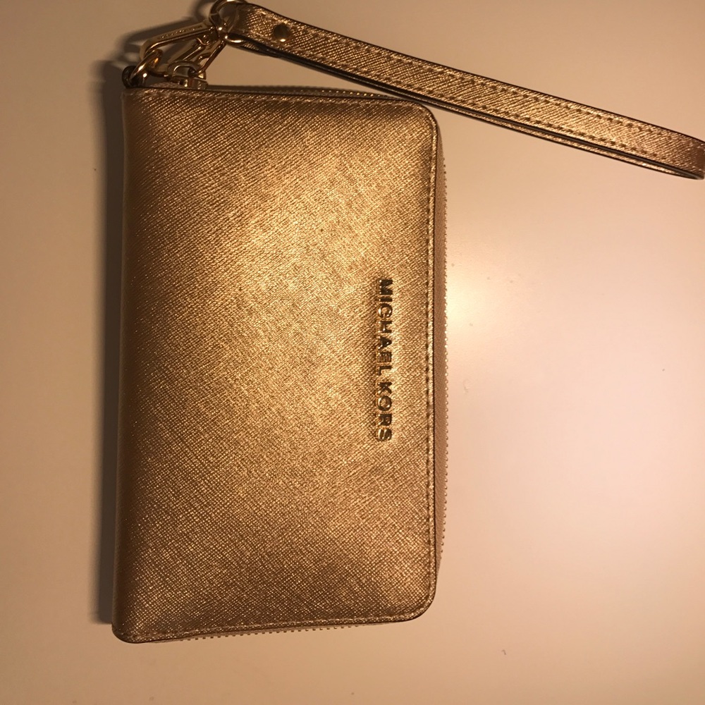 Michael Kors Jet Set Travel Leather Wallet