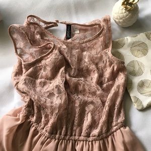 ✨REDUCED✨NWOT! Beautiful Formal Dress From H&M