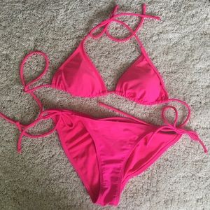 Hot pink bikini 👙