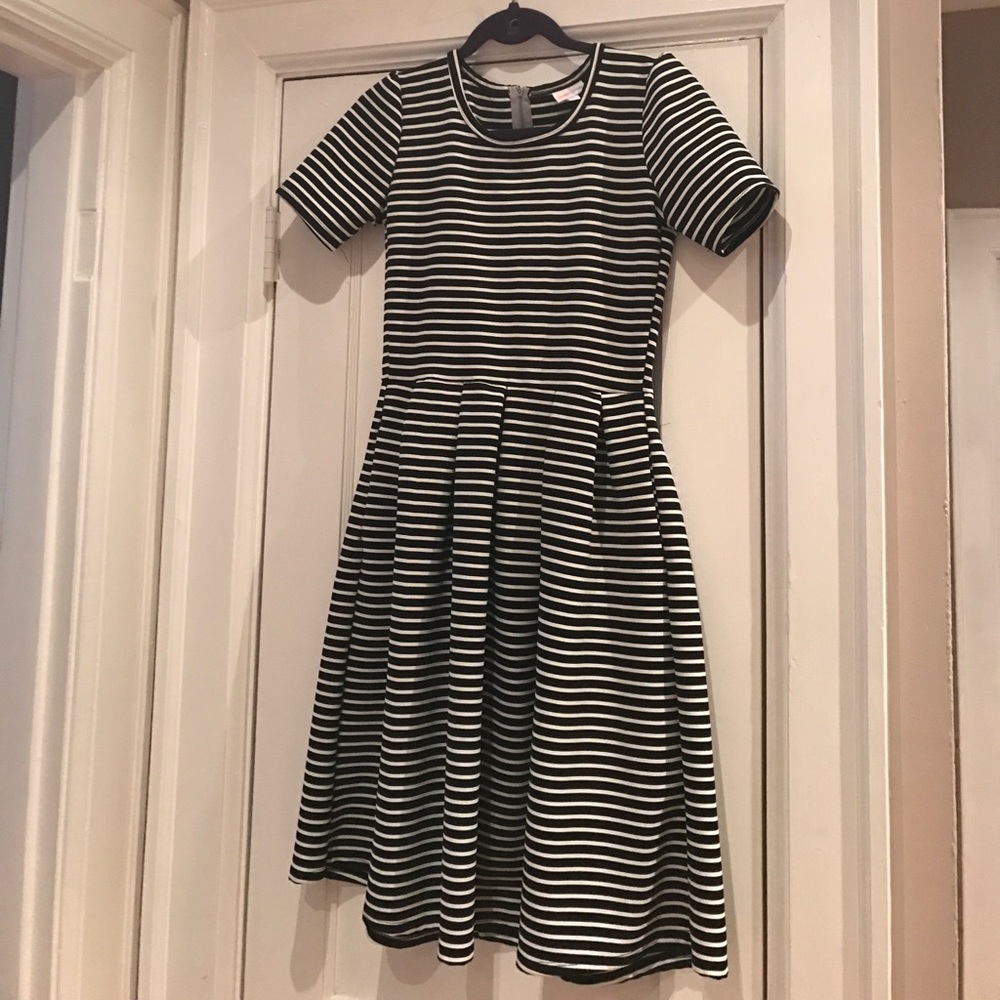 Lularoe Amelia Dress Size Small