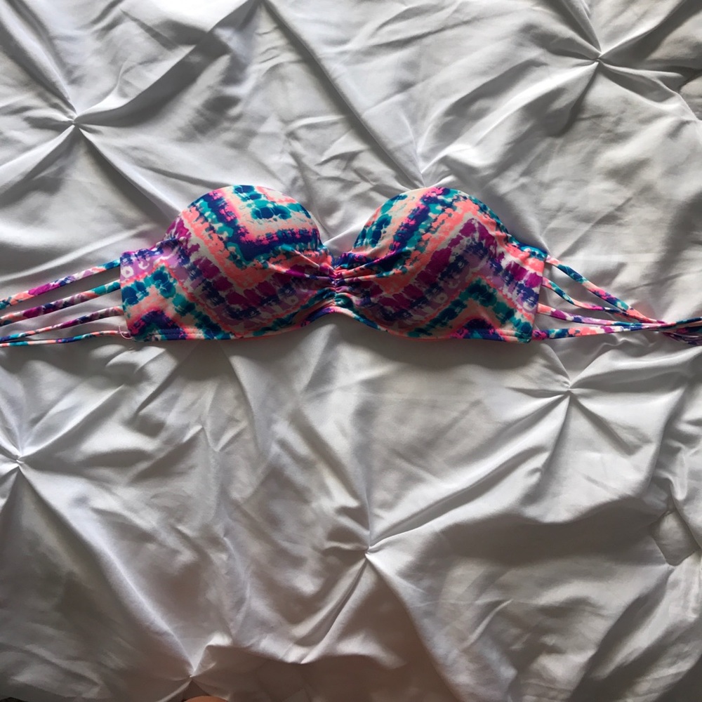 Multicolored strapless swim suit top