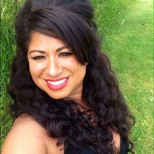 Meet your Posher, Raquel