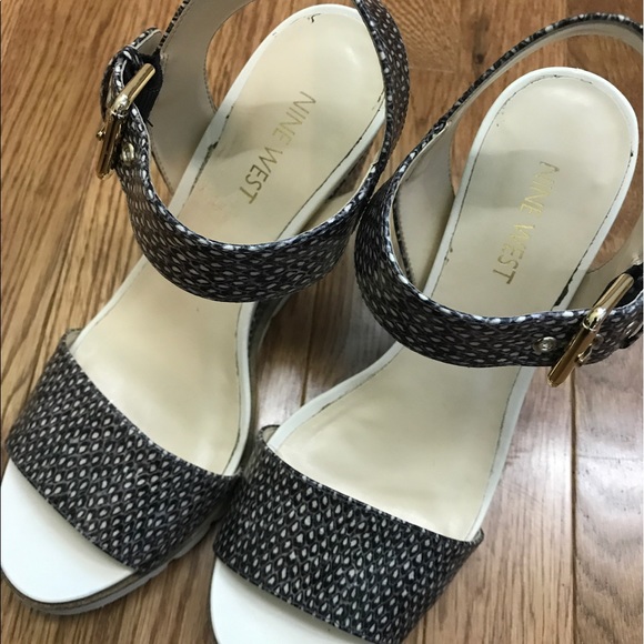 Sandals - Picture 4 of 5