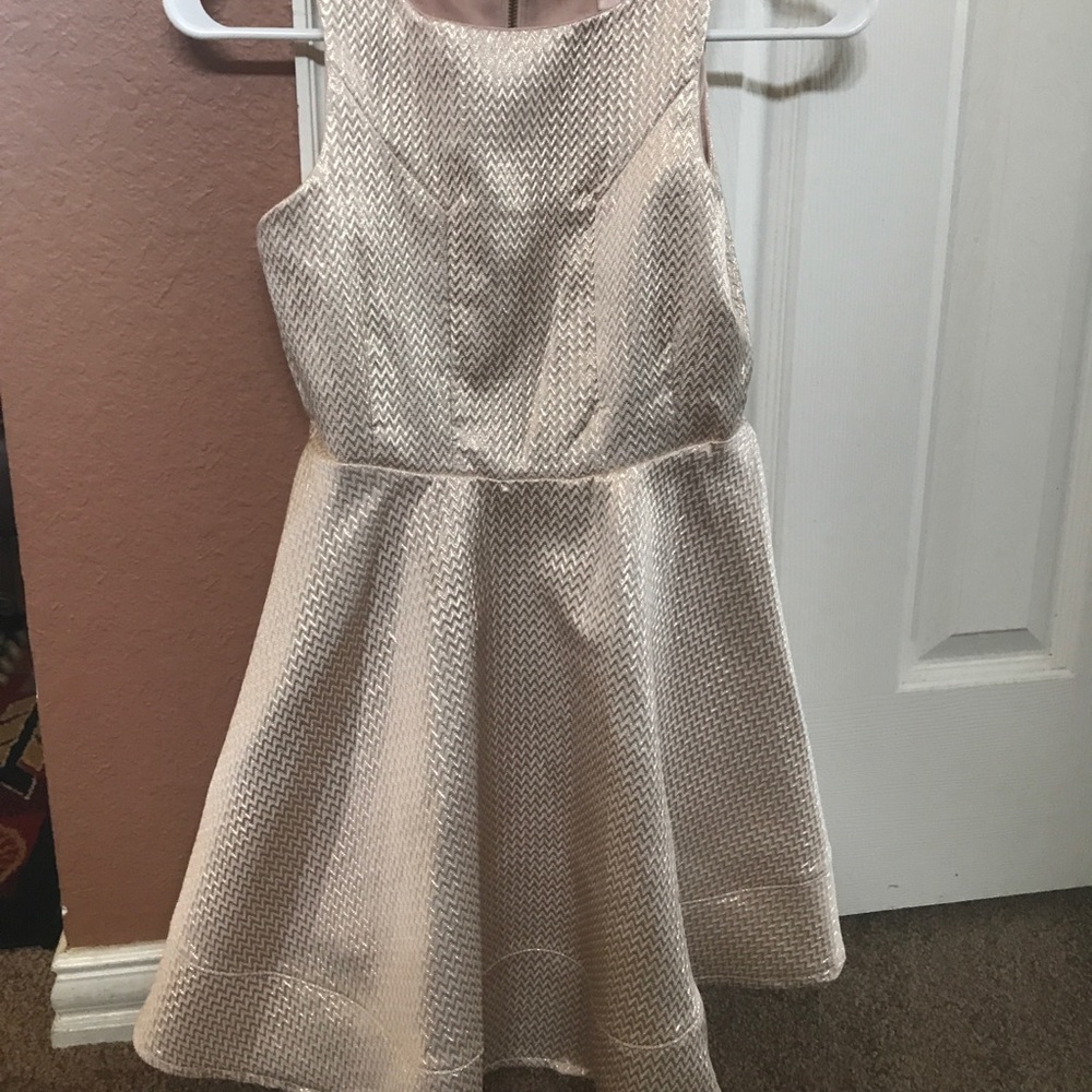 Girls dress.