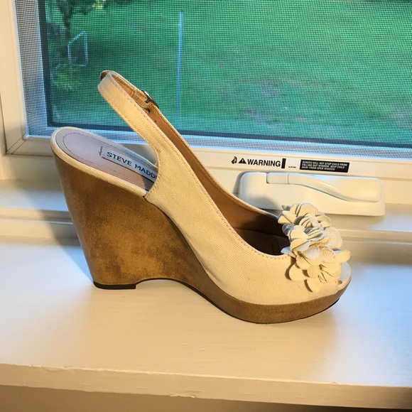 Steve Madden Tai Ivory Wedges - Picture 4 of 6