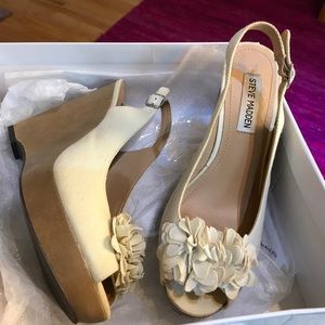 Steve Madden Tai Ivory Wedges