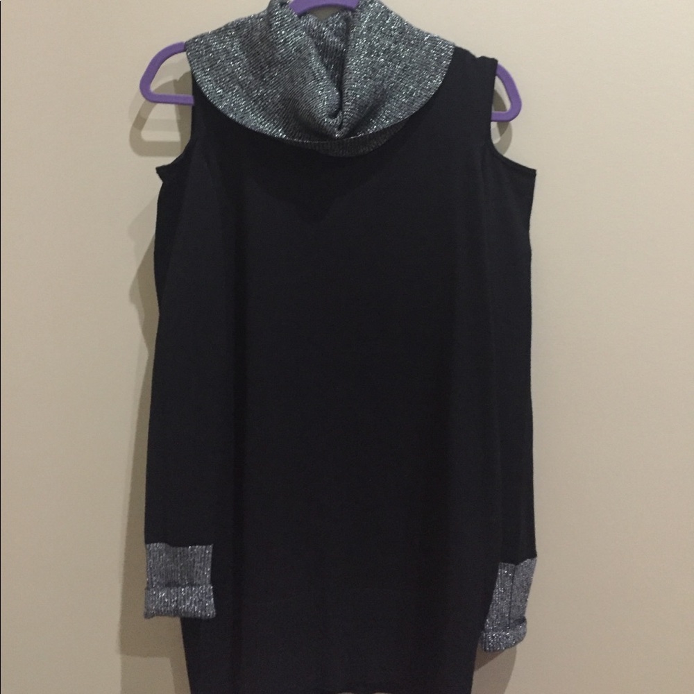 Beautiful Top or Mini Dress