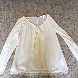 Loose shirt
