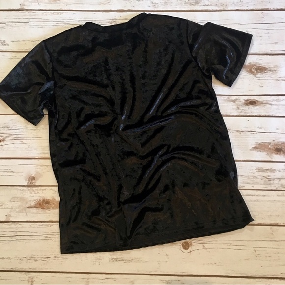 💋Black Crushed Velvet Tee💋 - Picture 2 of 2