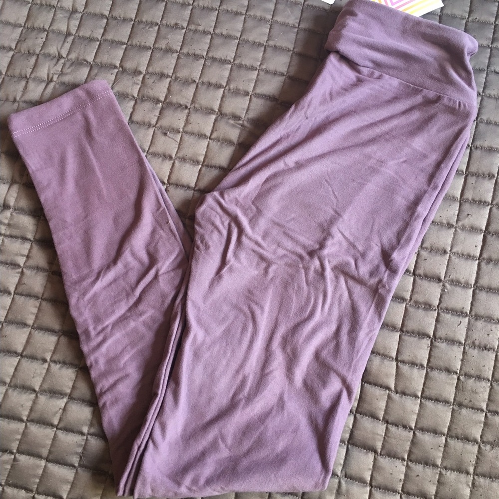 *Has to go, make an offer!* Lularoe OS Leggings