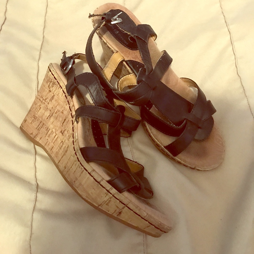 Born boc wedge sandals