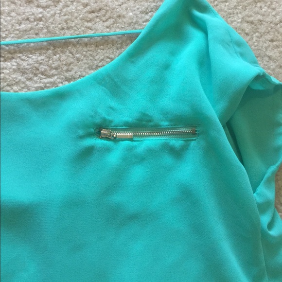 Teal off the shoulder shirt - Picture 3 of 4