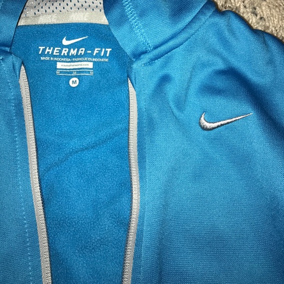 🎉SALE🎉 EUC NIKE THERMA FIT RUNNING JACKET - Picture 3 of 6