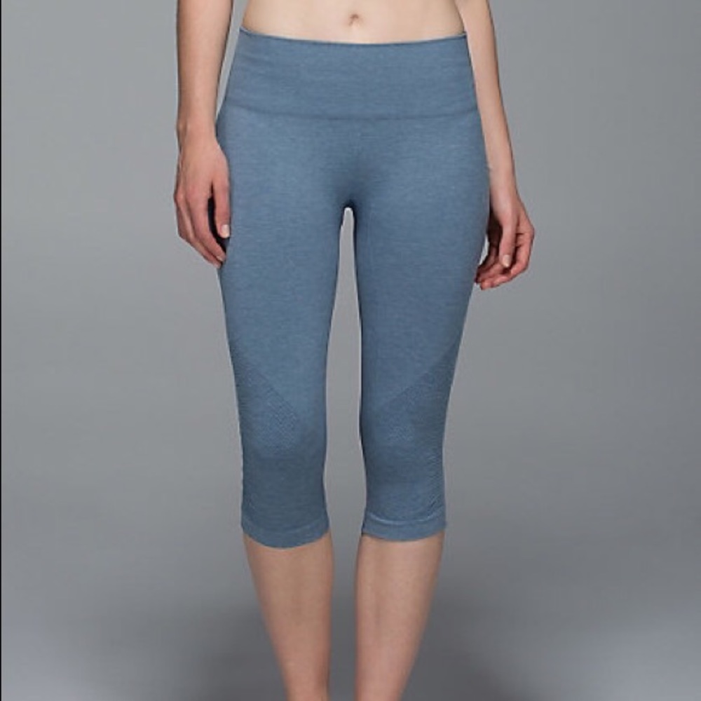 In The Flow Crop - Blue - Size 2