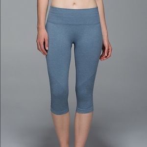 In The Flow Crop - Blue - Size 2