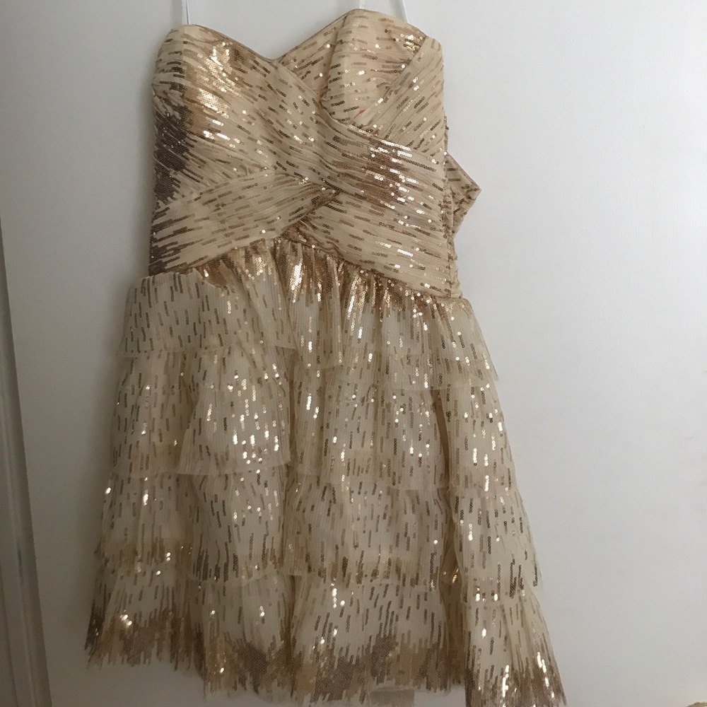 Beautiful formal dress!