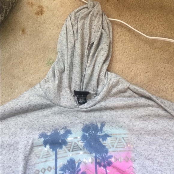 Gray shirt with California design - Picture 3 of 3