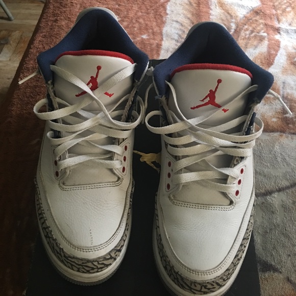 Jordan 3's - Picture 2 of 4