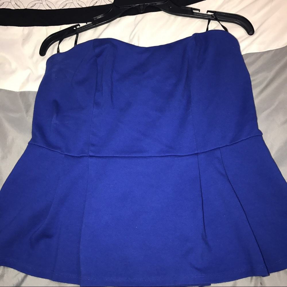 Forever 21 sleeveless peplum blouse 💙